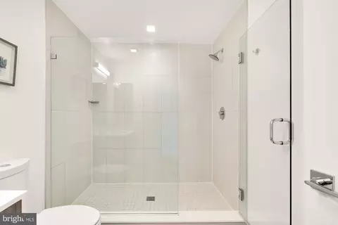Bath - 911 2nd St NE #401, Washington, DC 20002 photo 2 of 3