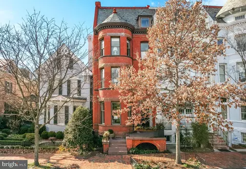 1696 31st St NW, Washington, DC 20007