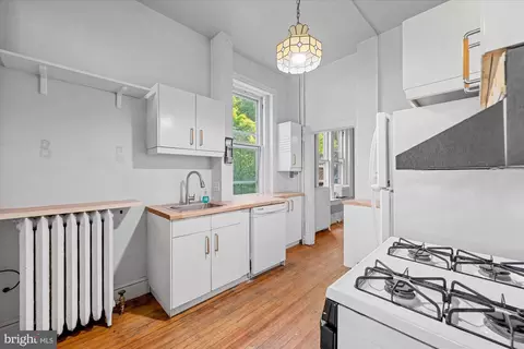 14 10th St NE, Washington, DC 20002 photo 32