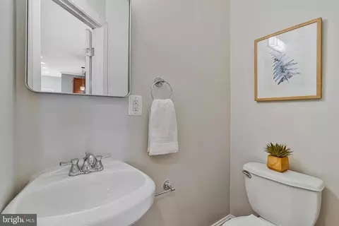 319 W Street St NE, Washington, DC 20002 photo 9