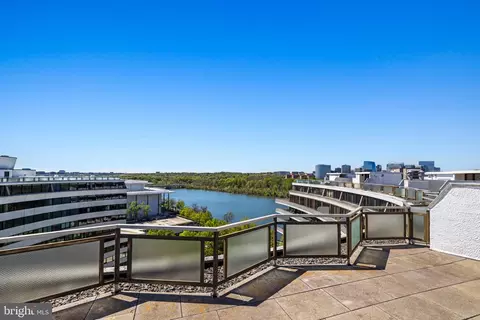 700 New Hampshire Ave NW #1520, Washington, DC 20037
