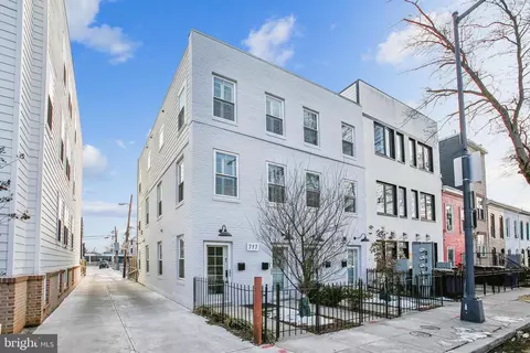 717 18th St NE #1, Washington, DC 20002 photo 4