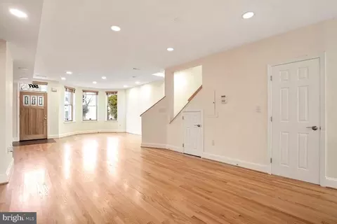 Living - 507 G St NE, Washington, DC 20002 photo 7 of 15