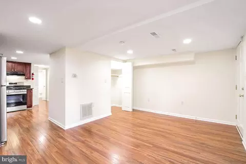 Living - 507 G St NE, Washington, DC 20002 photo 14 of 15