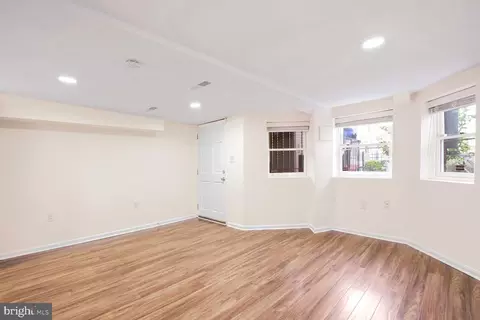 Living - 507 G St NE, Washington, DC 20002 photo 11 of 15