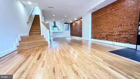 Living - 507 G St NE, Washington, DC 20002 photo 5 of 15