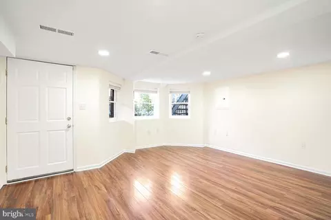 Living - 507 G St NE, Washington, DC 20002 photo 12 of 15