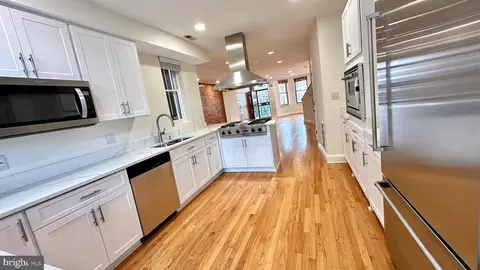 Entry Way - 507 G St NE, Washington, DC 20002 photo 1 of 5