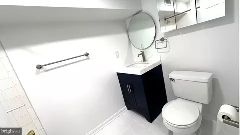 Bath - 507 G St NE, Washington, DC 20002 photo 4 of 5