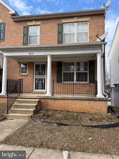 1016 Wahler Pl SE, Washington, DC 20032