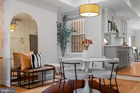 525 14th St SE, Washington, DC 20003 photo 6