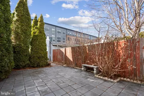 525 14th St SE, Washington, DC 20003 photo 36