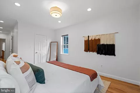525 14th St SE, Washington, DC 20003 photo 19