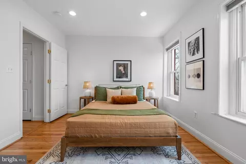 525 14th St SE, Washington, DC 20003 photo 28