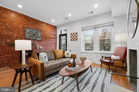 525 14th St SE, Washington, DC 20003 photo 4