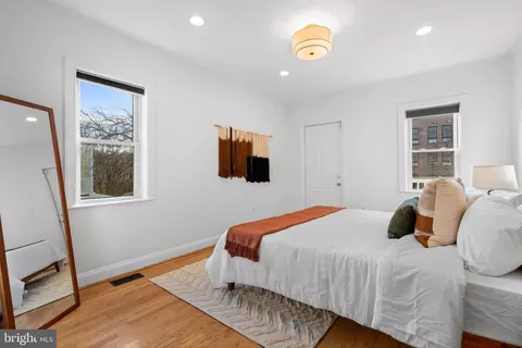 525 14th St SE, Washington, DC 20003 photo 17