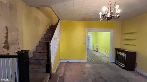 Entry Way - 225 Cromwell Ter NE, Washington, DC 20002 photo 2 of 29