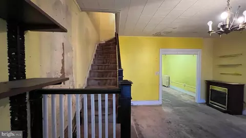 Entry Way - 225 Cromwell Ter NE, Washington, DC 20002 photo 5 of 29