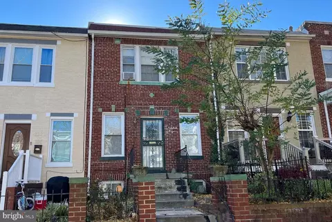 225 Cromwell Ter NE, Washington, DC 20002
