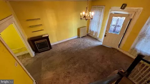 Living - 225 Cromwell Ter NE, Washington, DC 20002 photo 3 of 3