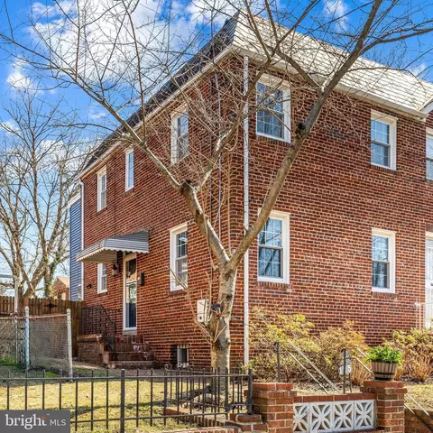 125 46th Pl NE, Washington, DC 20019