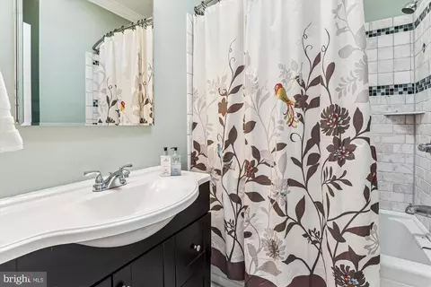 Bath - 1114 Spring Rd NW, Washington, DC 20010 photo 3 of 4