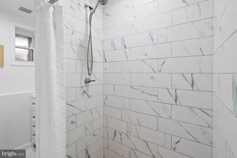 1011 9th St NE, Washington, DC 20002 photo 36
