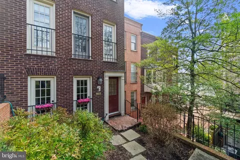 4619 Macarthur Blvd NW #A, Washington, DC 20007 photo 2