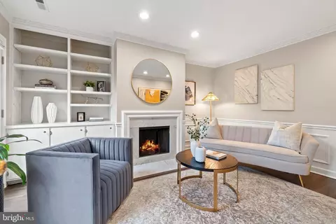 4619 Macarthur Blvd NW #A, Washington, DC 20007