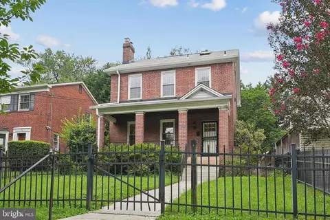 5532 30th Pl NW, Washington, DC 20015