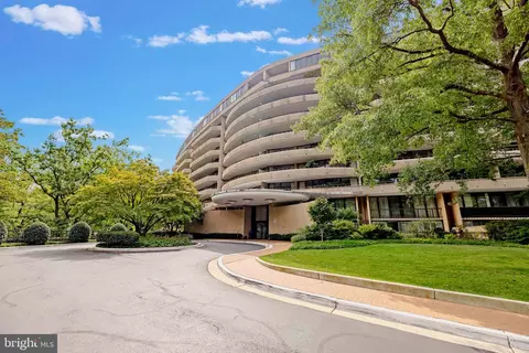 4200 Massachusetts Ave NW #801, Washington, DC 20016
