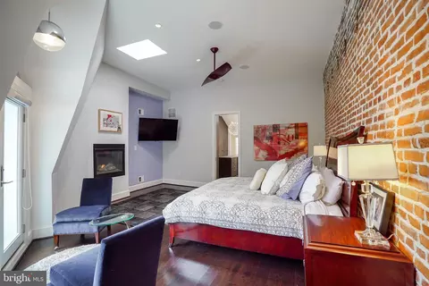 Bedroom - 2149 Florida Ave NW, Washington, DC 20008 photo 4 of 8