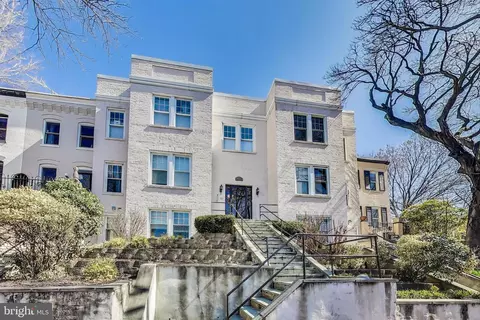 610 3rd St SE #10, Washington, DC 20003 photo 2
