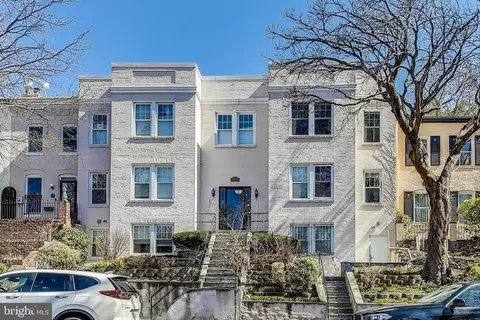610 3rd St SE #10, Washington, DC 20003