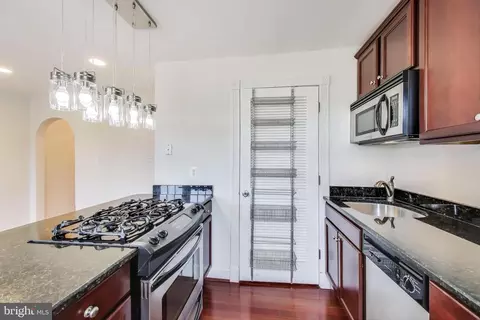 610 3rd St SE #10, Washington, DC 20003 photo 9