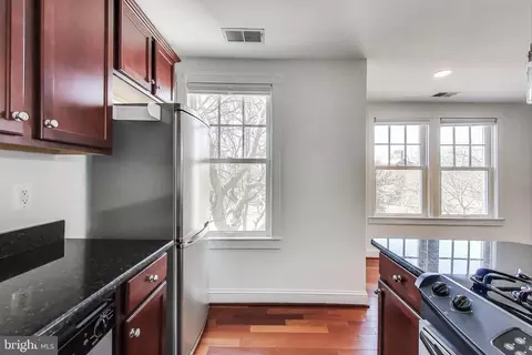 610 3rd St SE #10, Washington, DC 20003 photo 10
