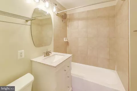 610 3rd St SE #10, Washington, DC 20003 photo 14