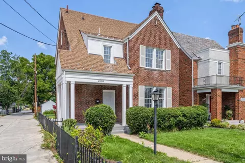 2008 Taylor St NE, Washington, DC 20018