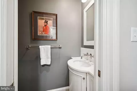 Bath - 3629 Everett St NW, Washington, DC 20008 photo 1 of 4