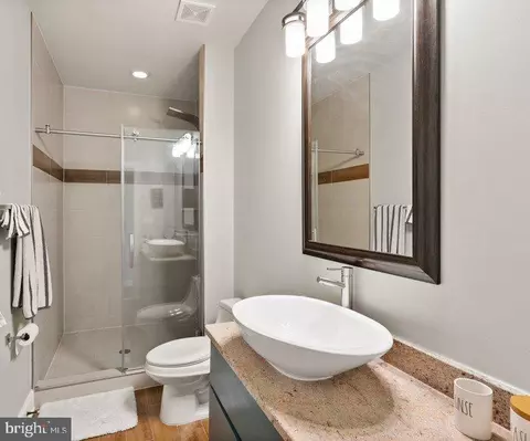 Bath - 2005 48th St NW, Washington, DC 20007 photo 4 of 7