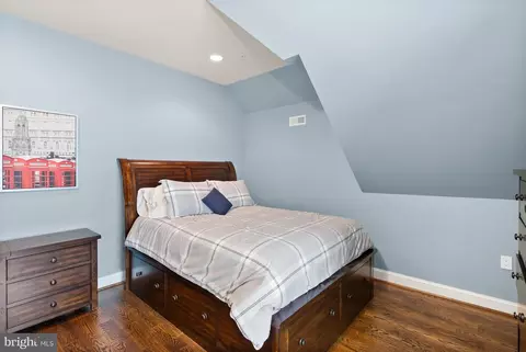 Bedroom - 2005 48th St NW, Washington, DC 20007 photo 3 of 4