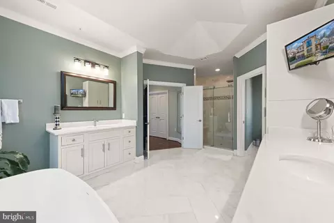 Bath - 2005 48th St NW, Washington, DC 20007 photo 3 of 7