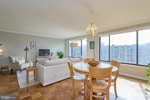 2501 Calvert St NW #809, Washington, DC 20008