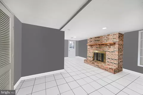 Living - 329 Constitution Ave NE, Washington, DC 20002 photo 11 of 11