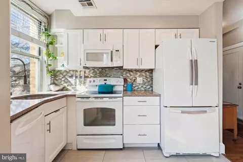 18 9th St NE #207, Washington, DC 20002 photo 13