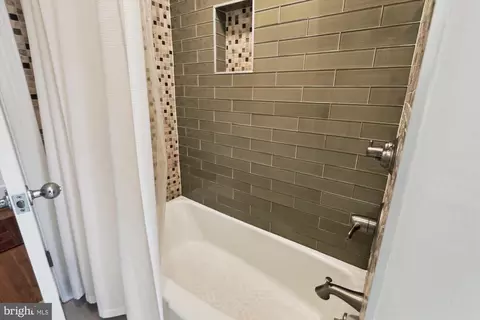 18 9th St NE #207, Washington, DC 20002 photo 27