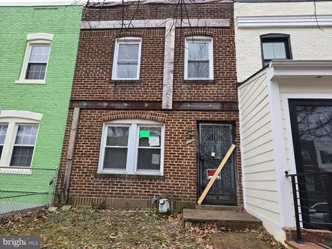 3329 Clay Pl NE, Washington, DC 20019