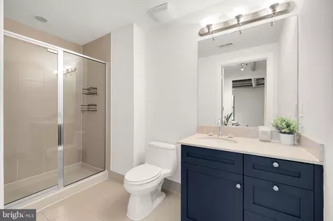 Bath - 2328 Champlain St NW #406, Washington, DC 20009 photo 1 of 3