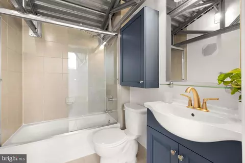 Bath - 2328 Champlain St NW #406, Washington, DC 20009 photo 2 of 3