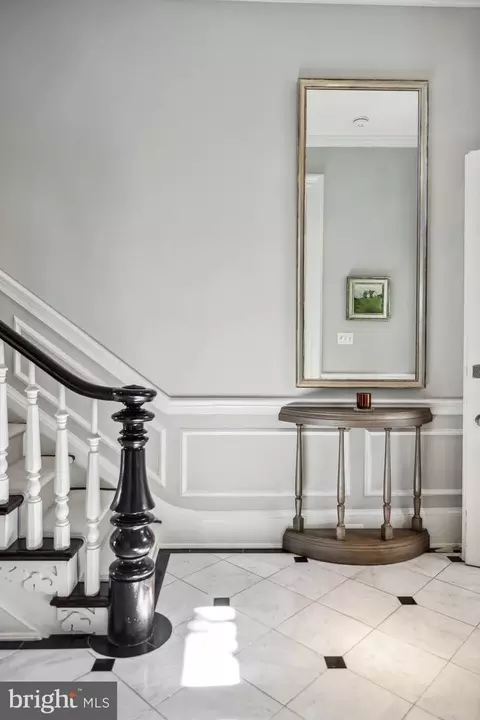 1213 O St NW, Washington, DC 20005 photo 2